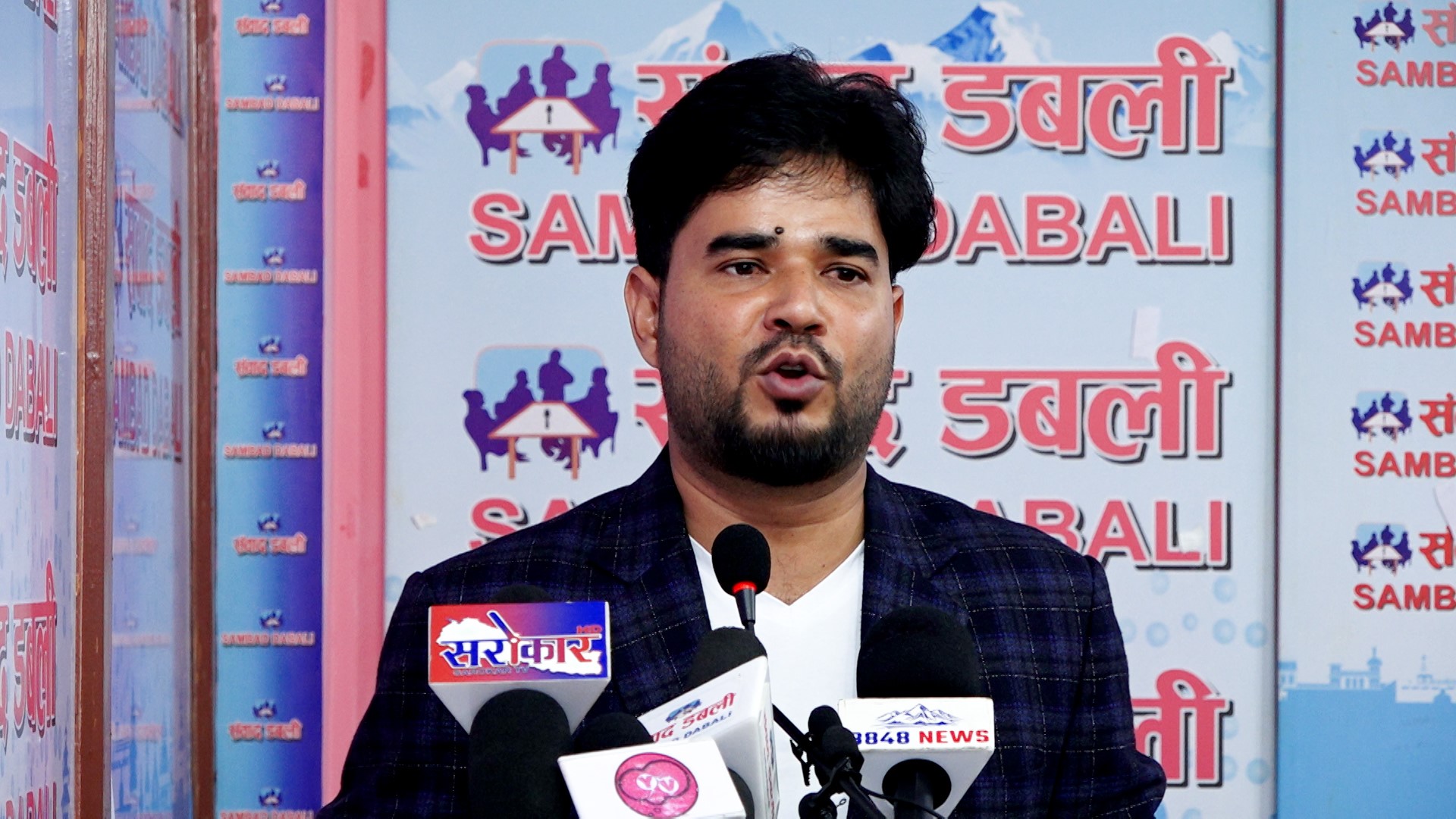 डोटीमा एमालेका दीपक धामी अगाडि